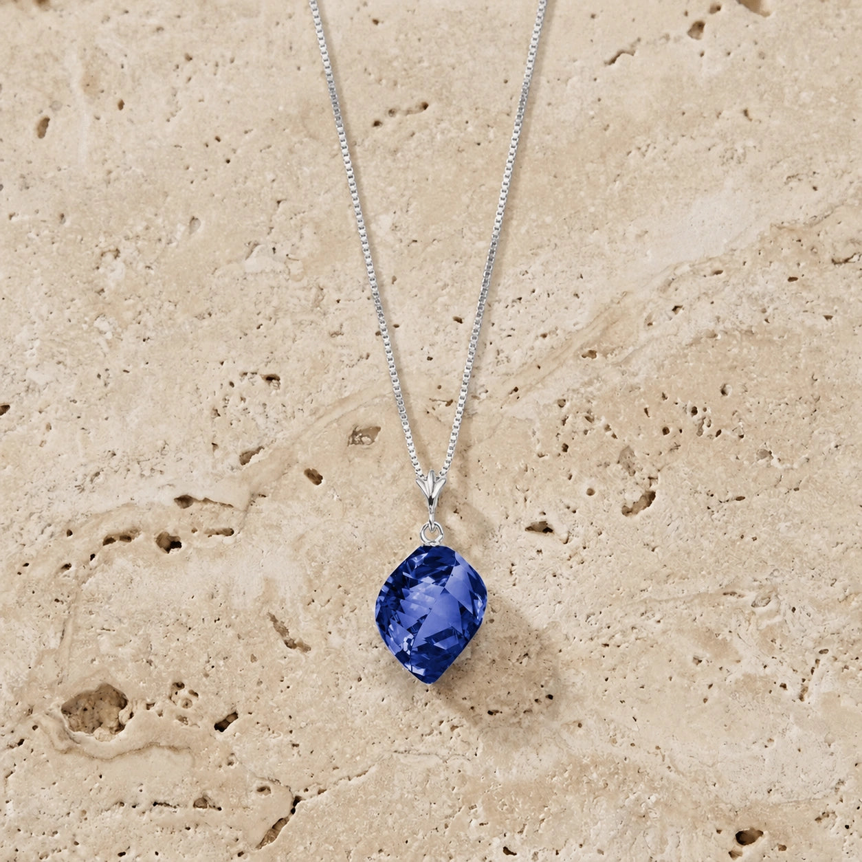 White Gold Sapphire — Dionisia