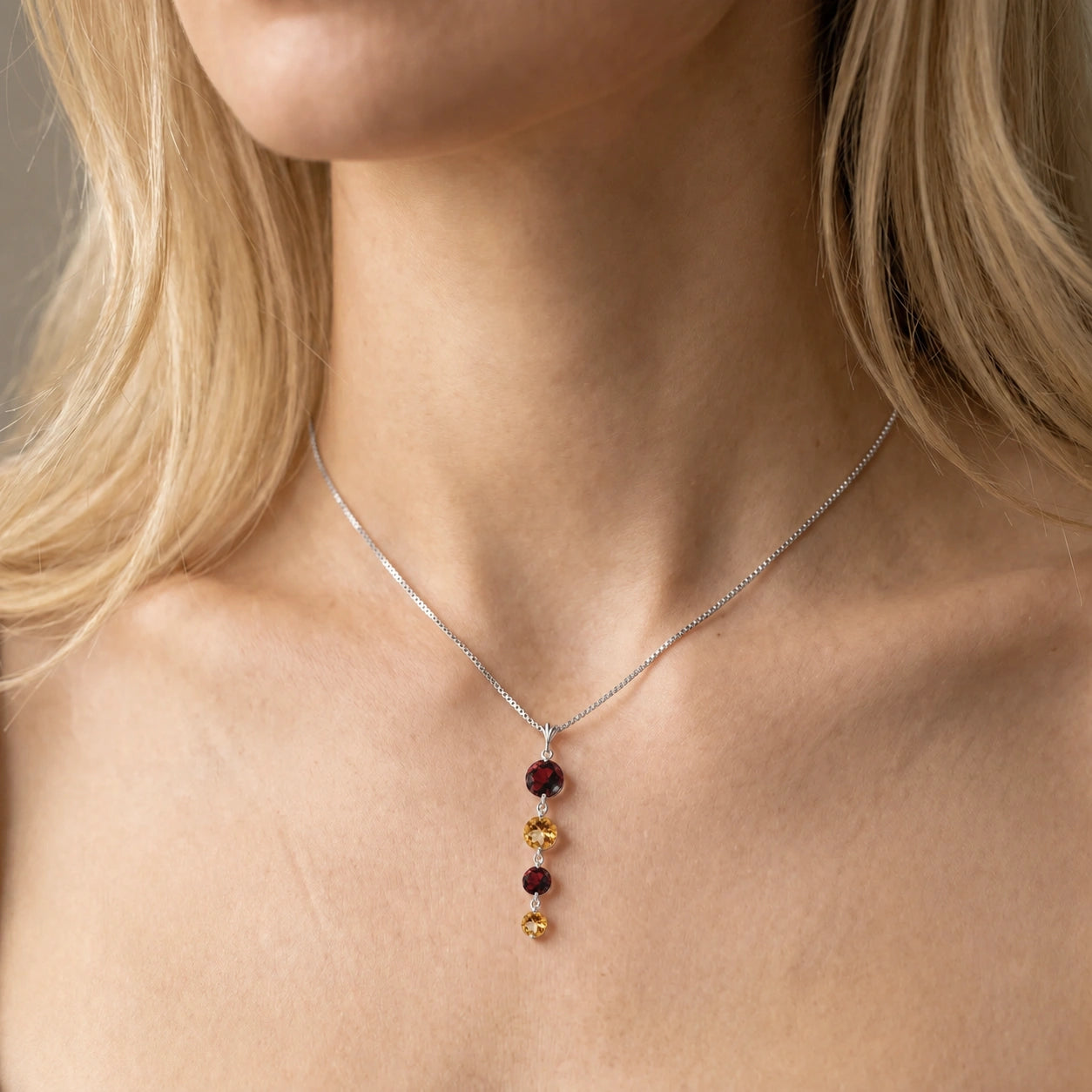 White Gold Classic Necklace Blue Topaz 10K — Clementina