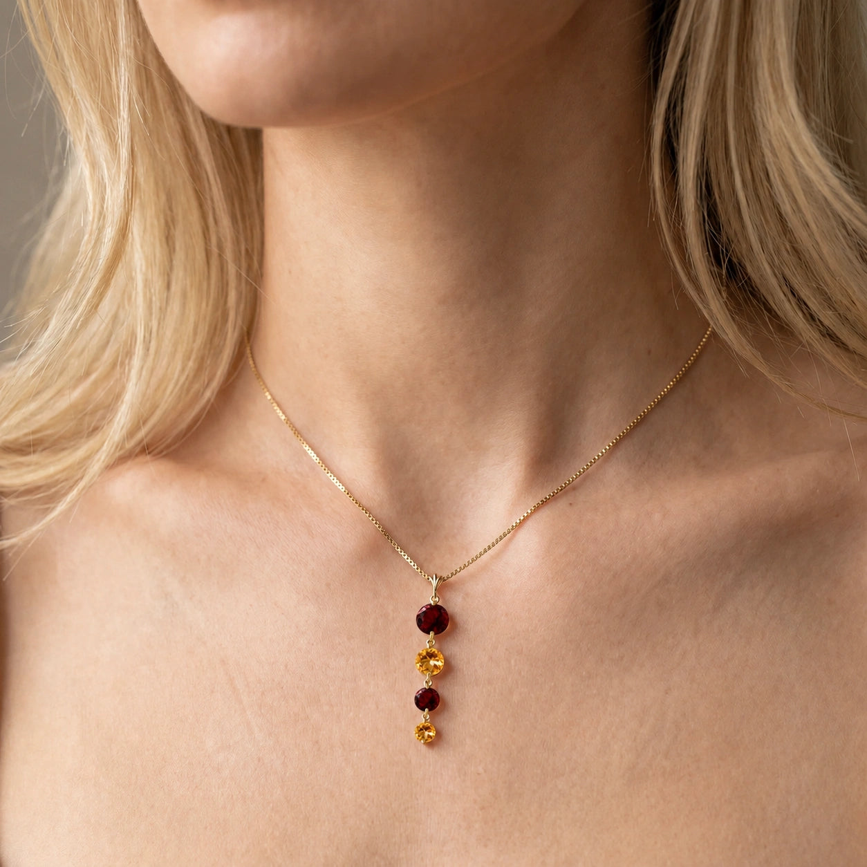 Yellow Gold Classic Necklace Blue Topaz 10K — Clementina