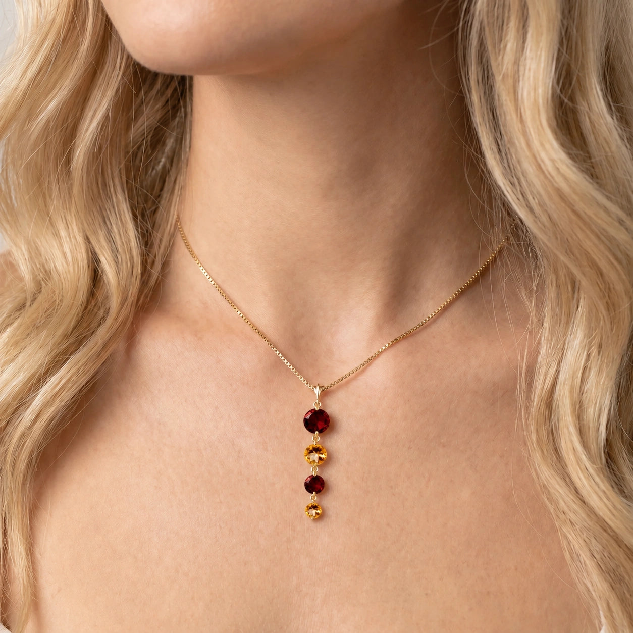 Yellow Gold Classic Necklace Blue Topaz 10K — Clementina