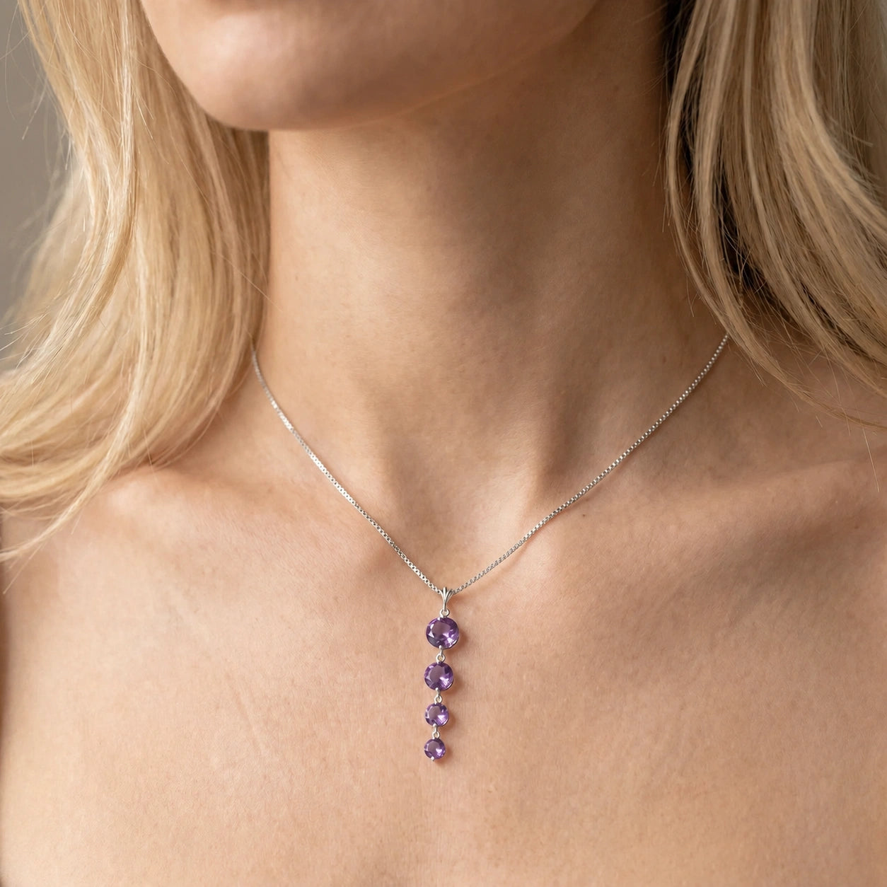 White Gold Classic Necklace Garnet 10K — Clementina