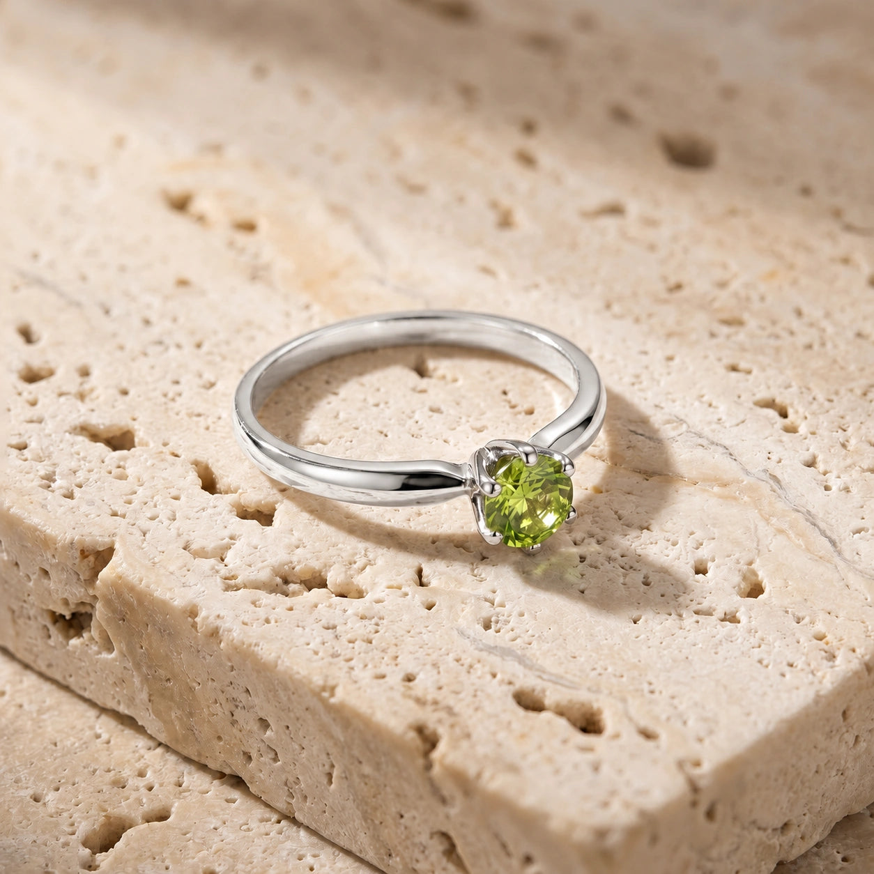 White Gold Ring Diamond 10K — Sole