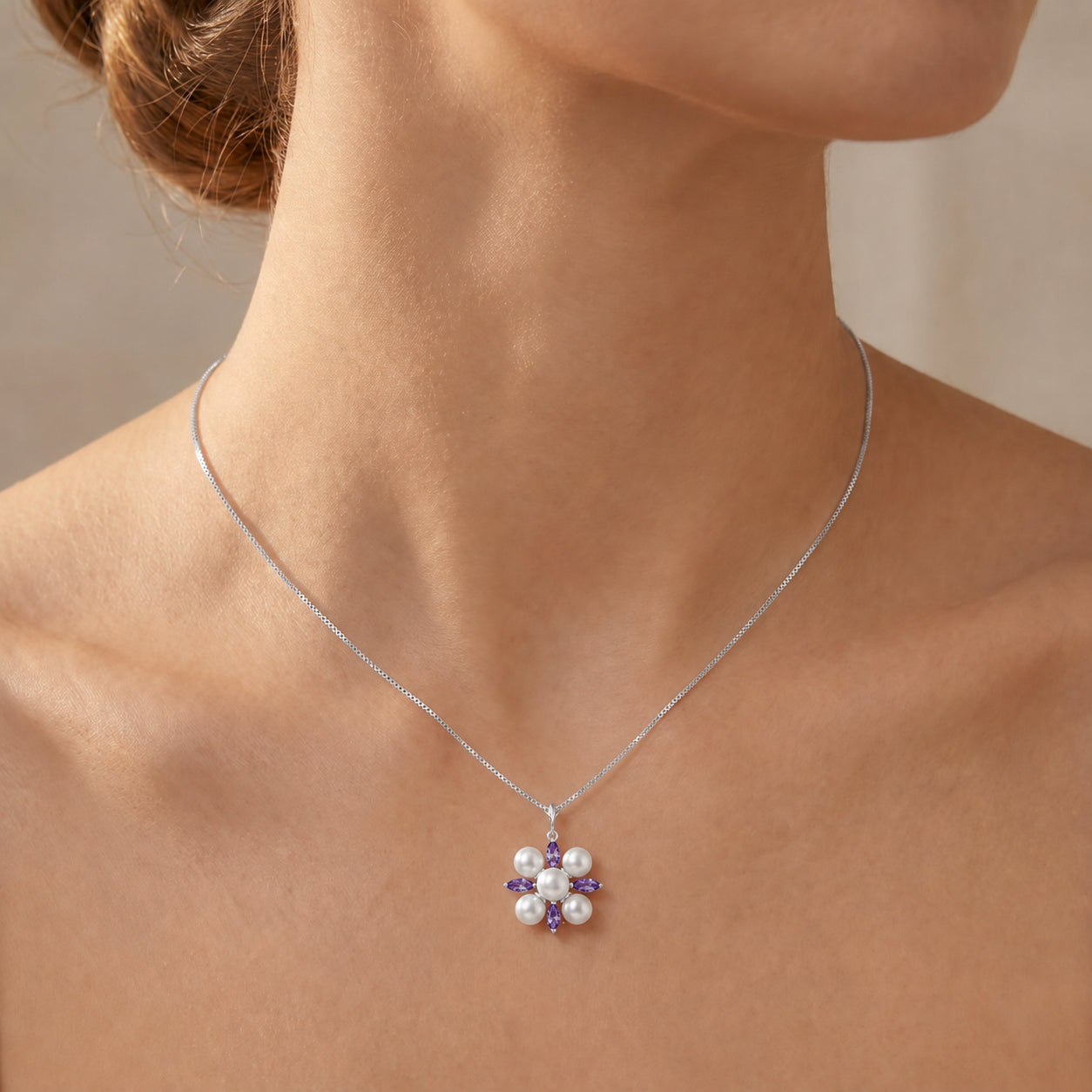 White Gold Belle Necklace Pearl 10K — Aurelia