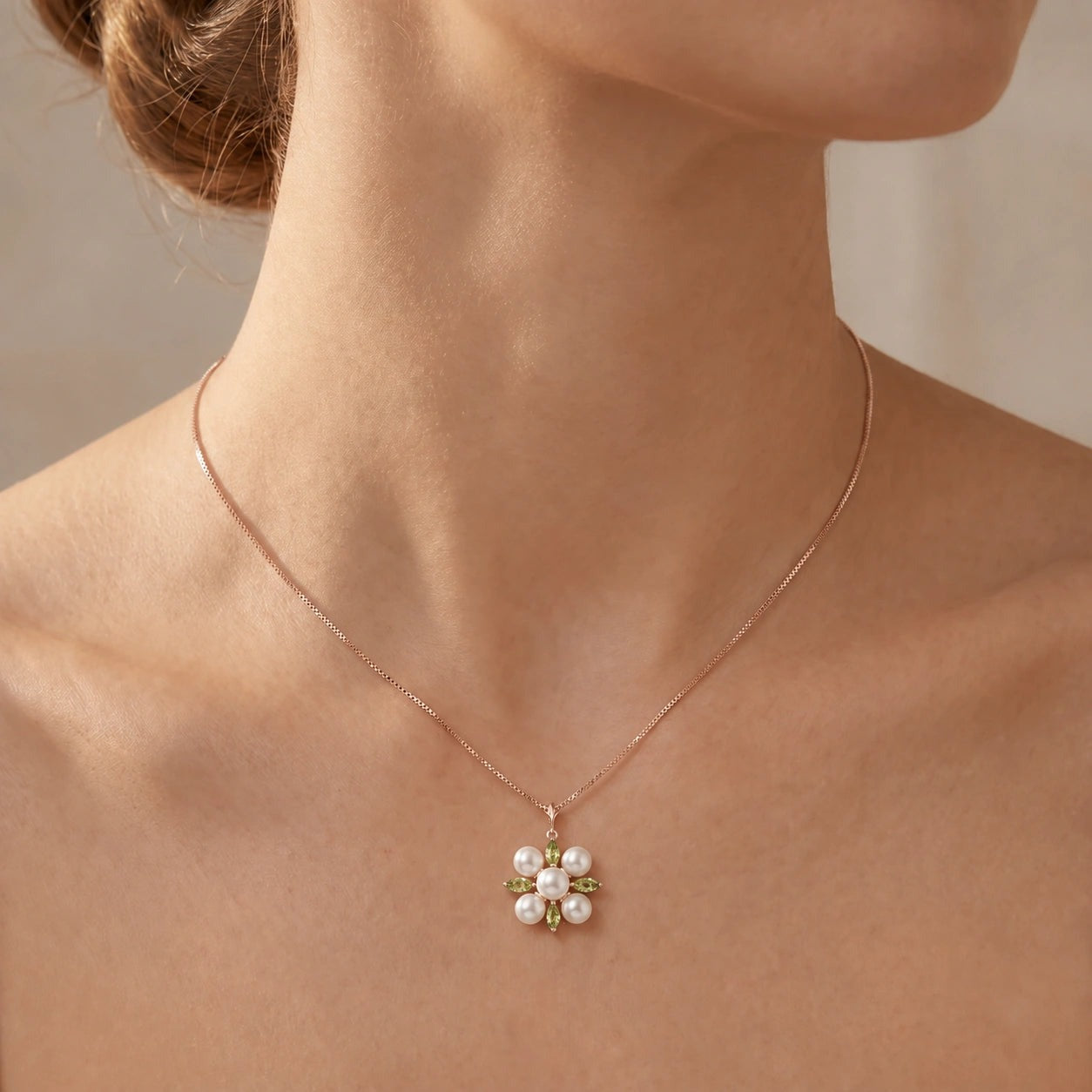 Rose Gold Belle Necklace Peridot 10K — Aurelia