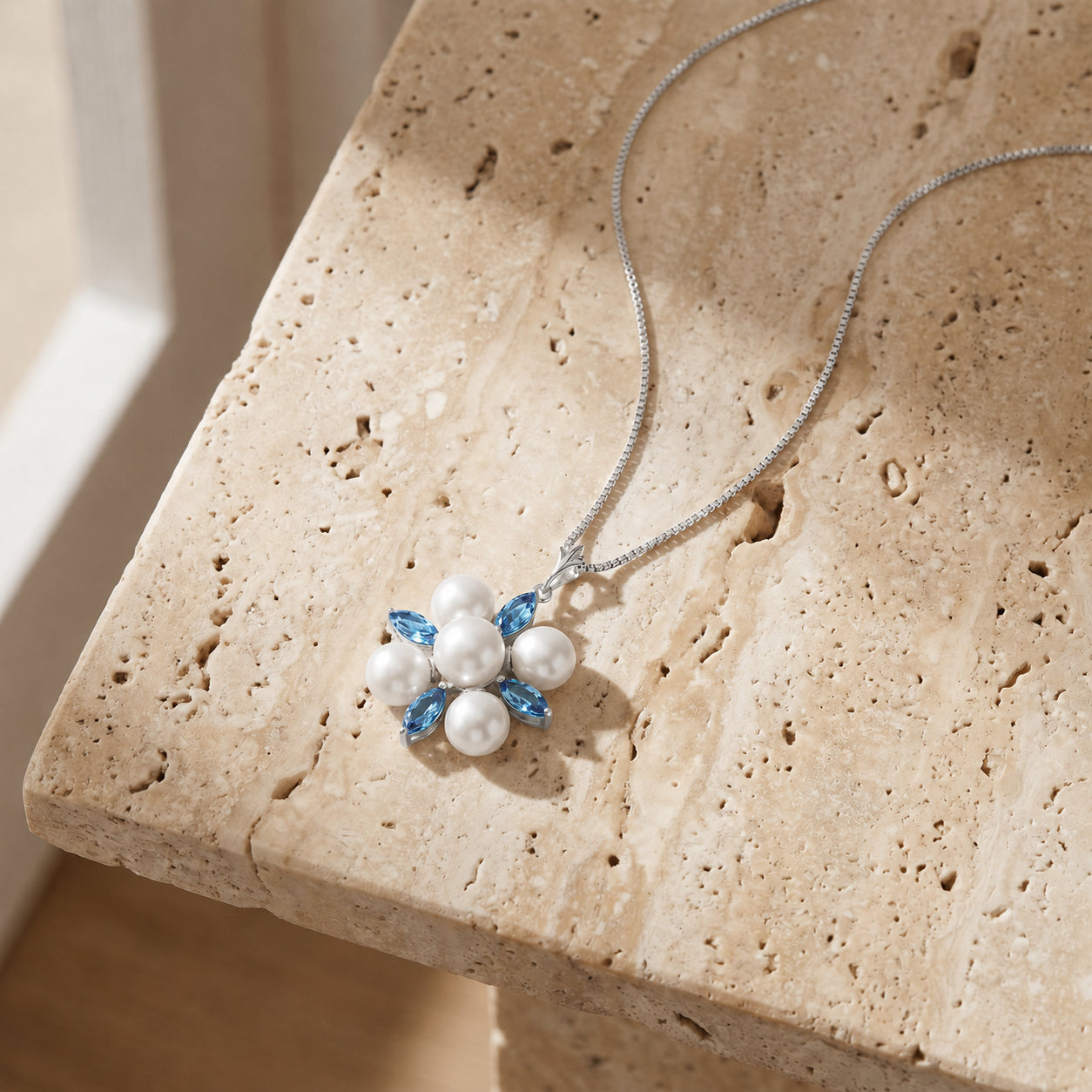 White Gold Belle Necklace Peridot 10K — Aurelia