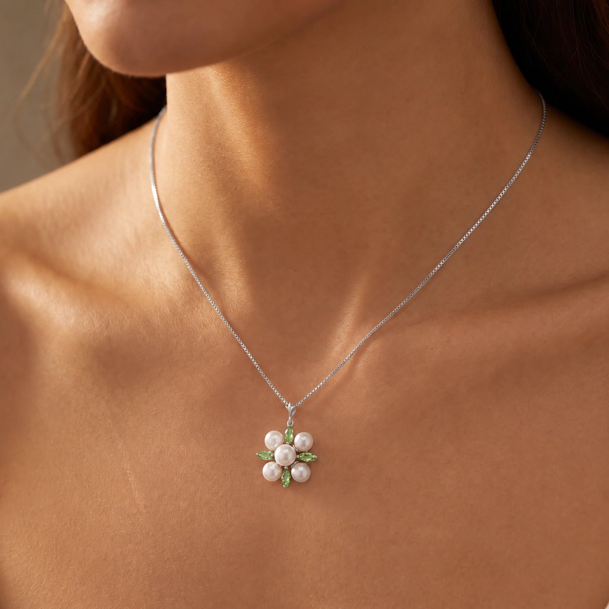 White Gold Belle Necklace Peridot 10K — Aurelia