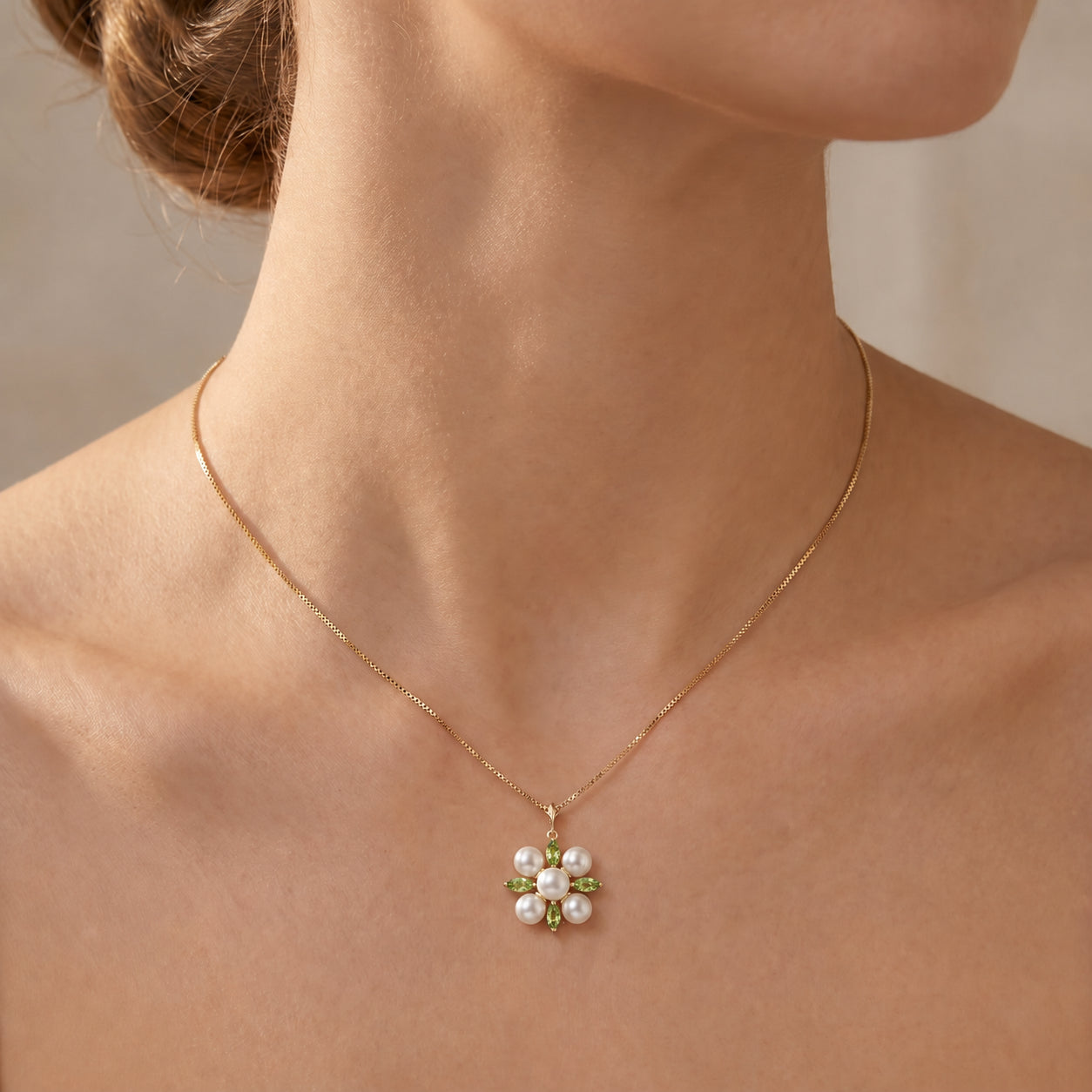 Yellow Gold Belle Necklace Emerald 10K — Aurelia