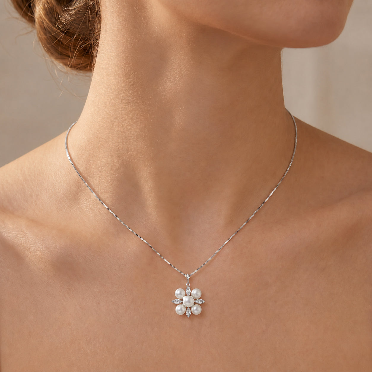 White Gold Belle Necklace Sapphire 10K — Aurelia