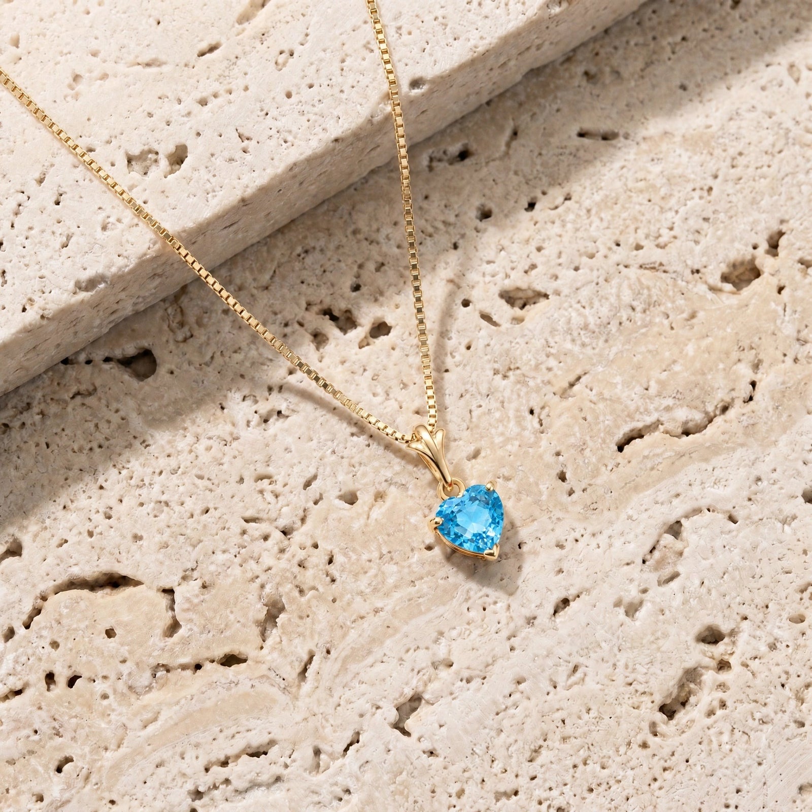 Yellow Gold Classic Necklace Blue Topaz 10K — Alida