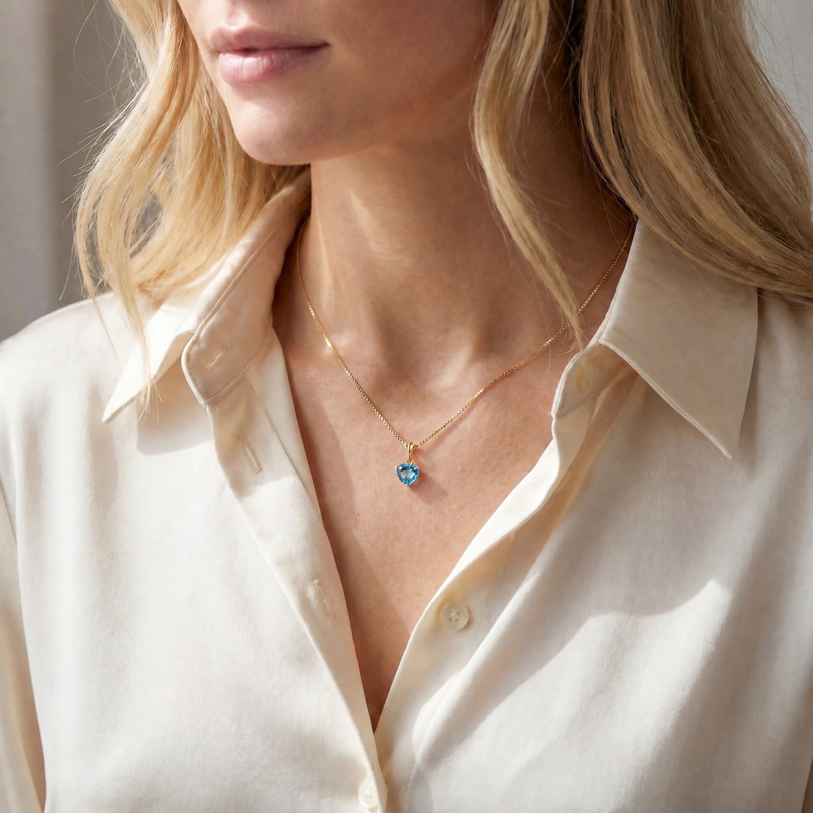 Yellow Gold Classic Necklace Blue Topaz 10K — Alida
