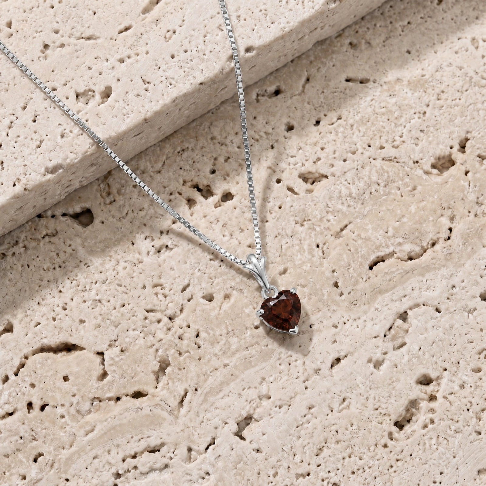 White Gold Classic Necklace Garnet 10K — Alida