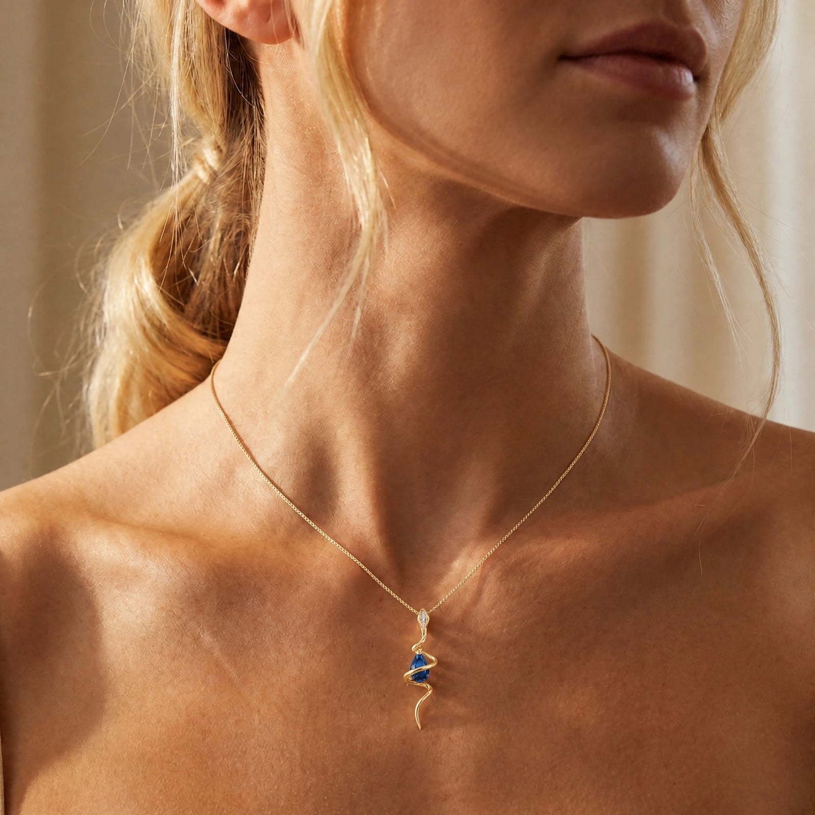 Yellow Gold Pendant Necklace Garnet 10K — Argentina