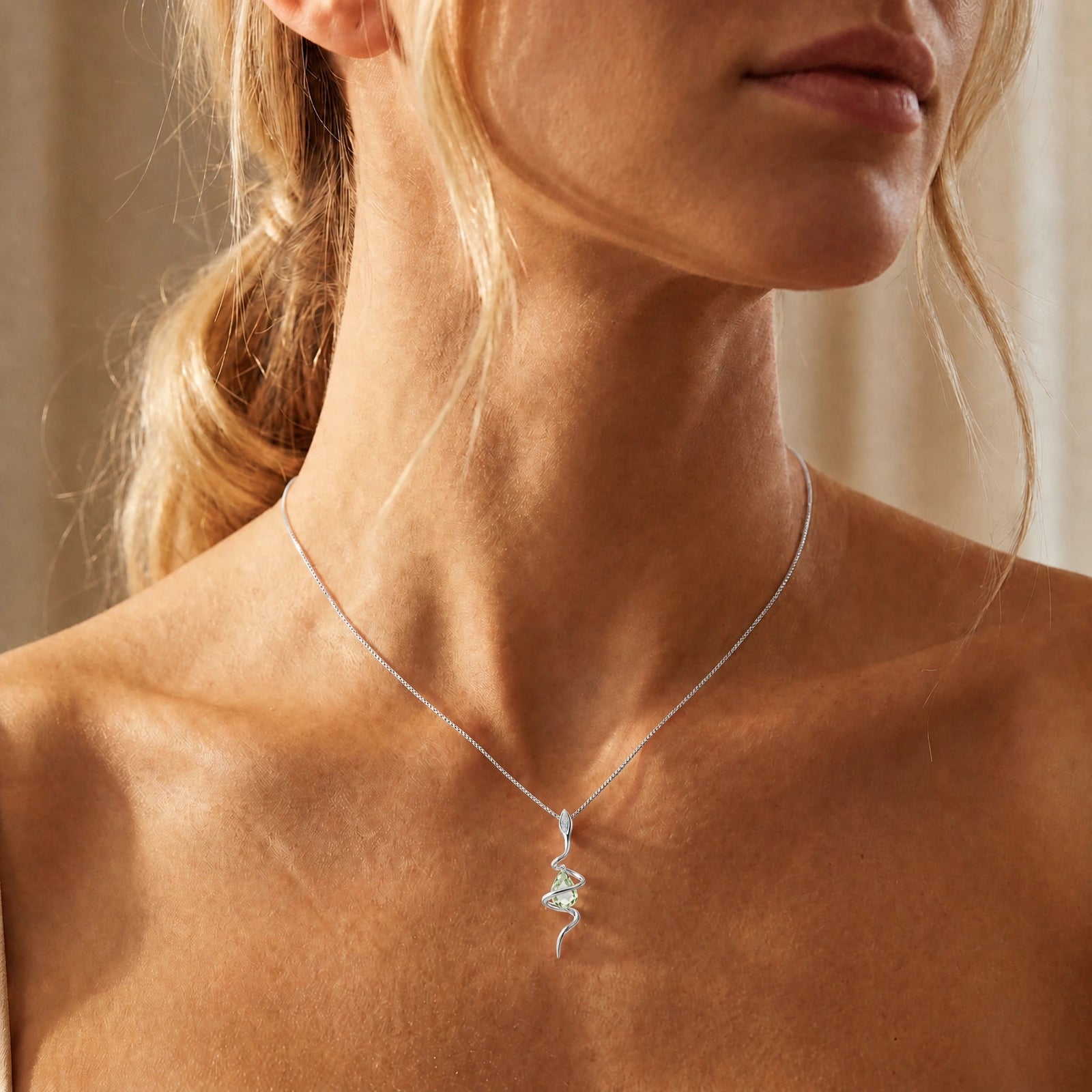 White Gold Pendant Necklace Green Amethyst 10K — Argentina