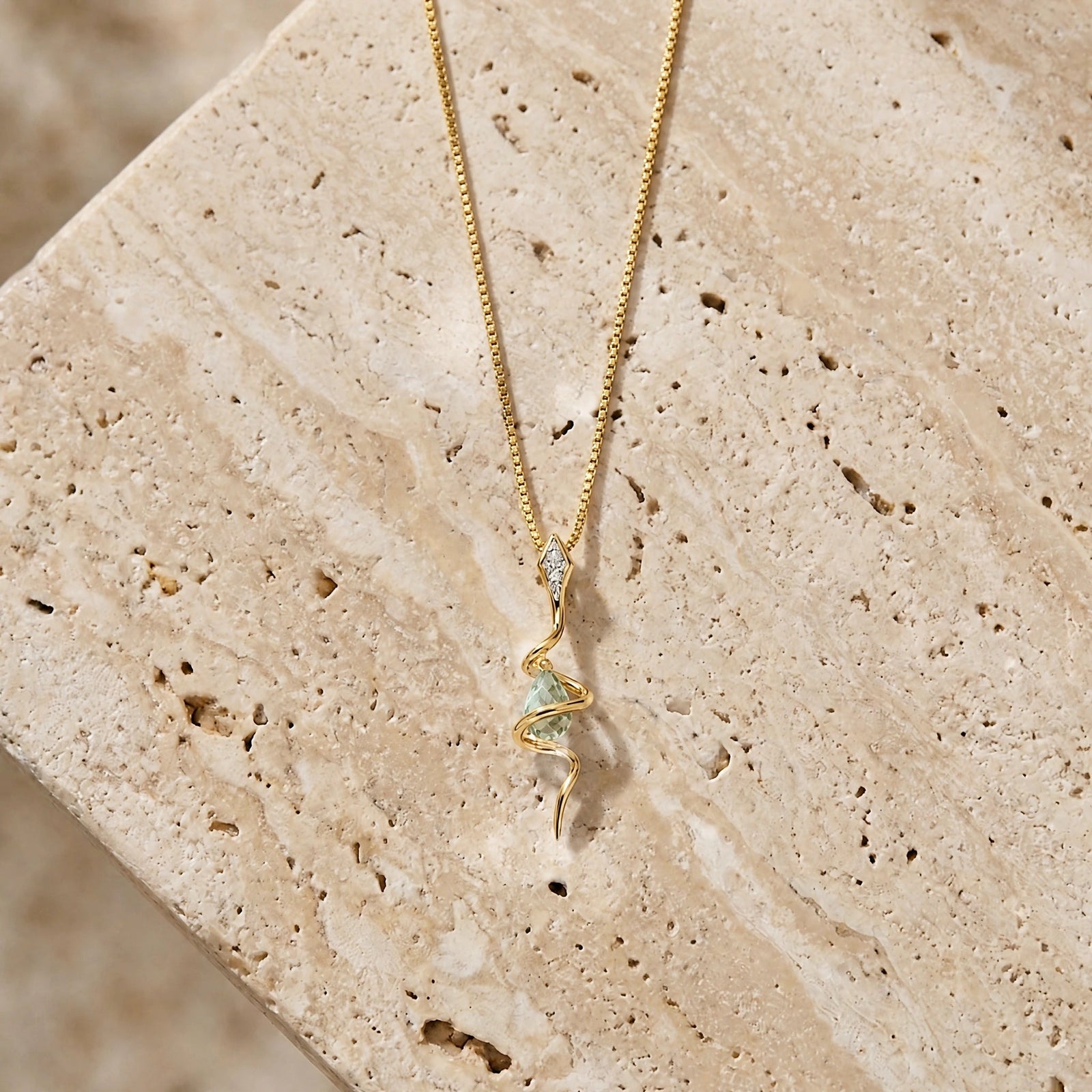 Yellow Gold Pendant Necklace Green Amethyst 10K — Argentina