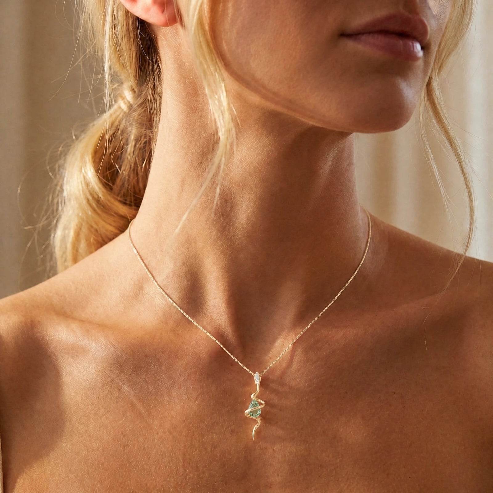 Yellow Gold Pendant Necklace Green Amethyst 10K — Argentina
