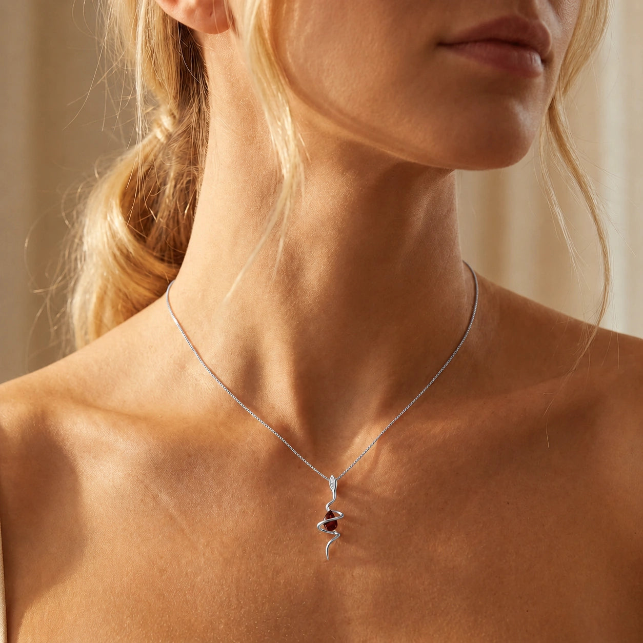 White Gold Pendant Necklace Pink Topaz 10K — Argentina