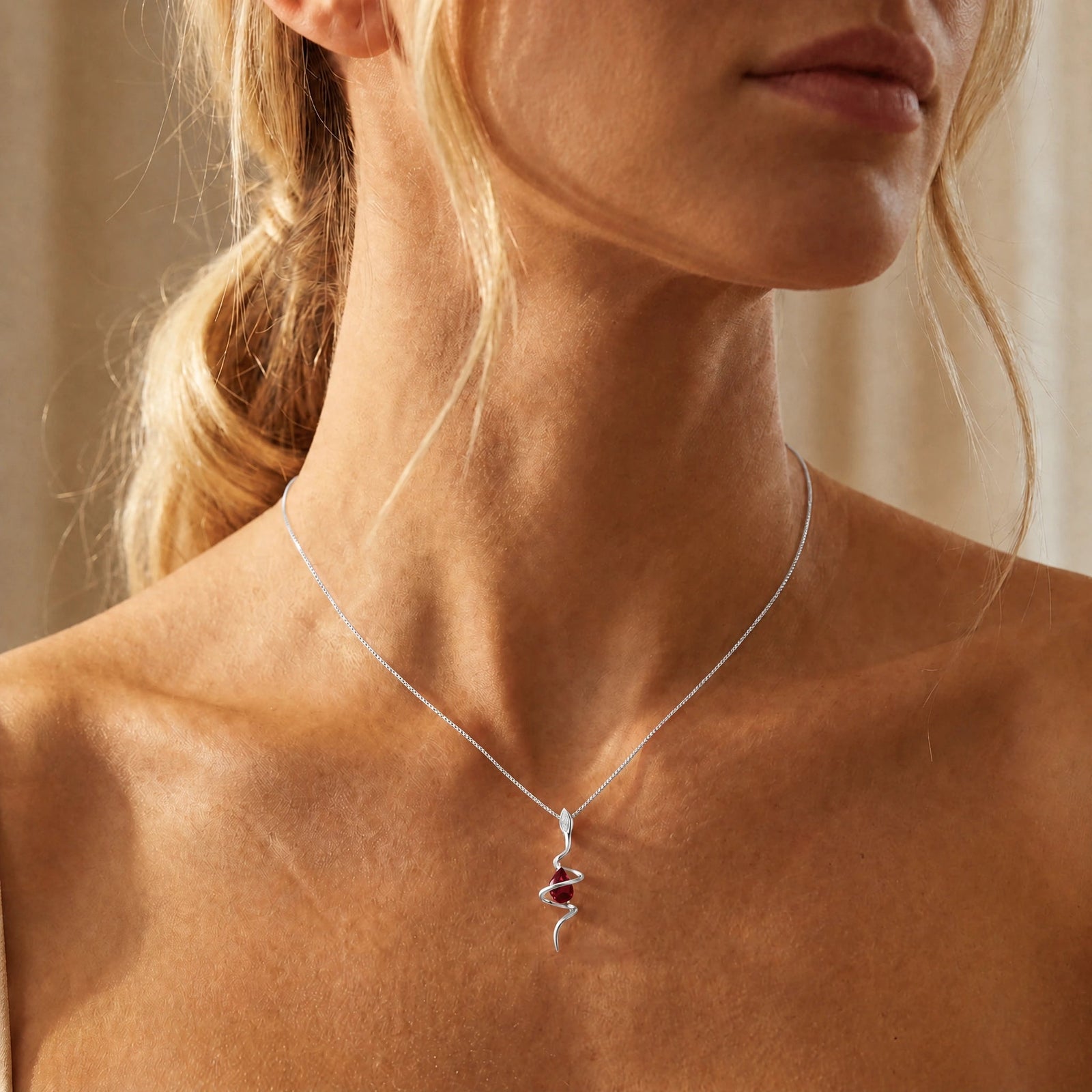 White Gold Pendant Necklace Sapphire 10K — Argentina