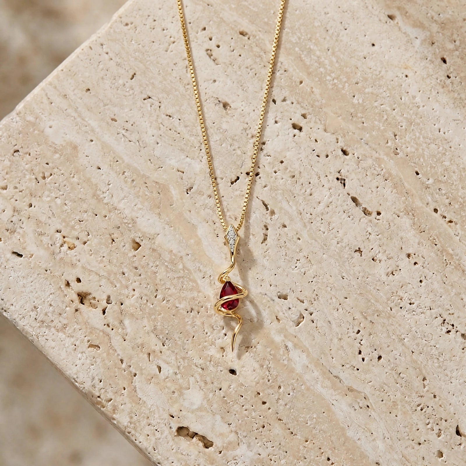 Yellow Gold Pendant Necklace Sapphire 10K — Argentina