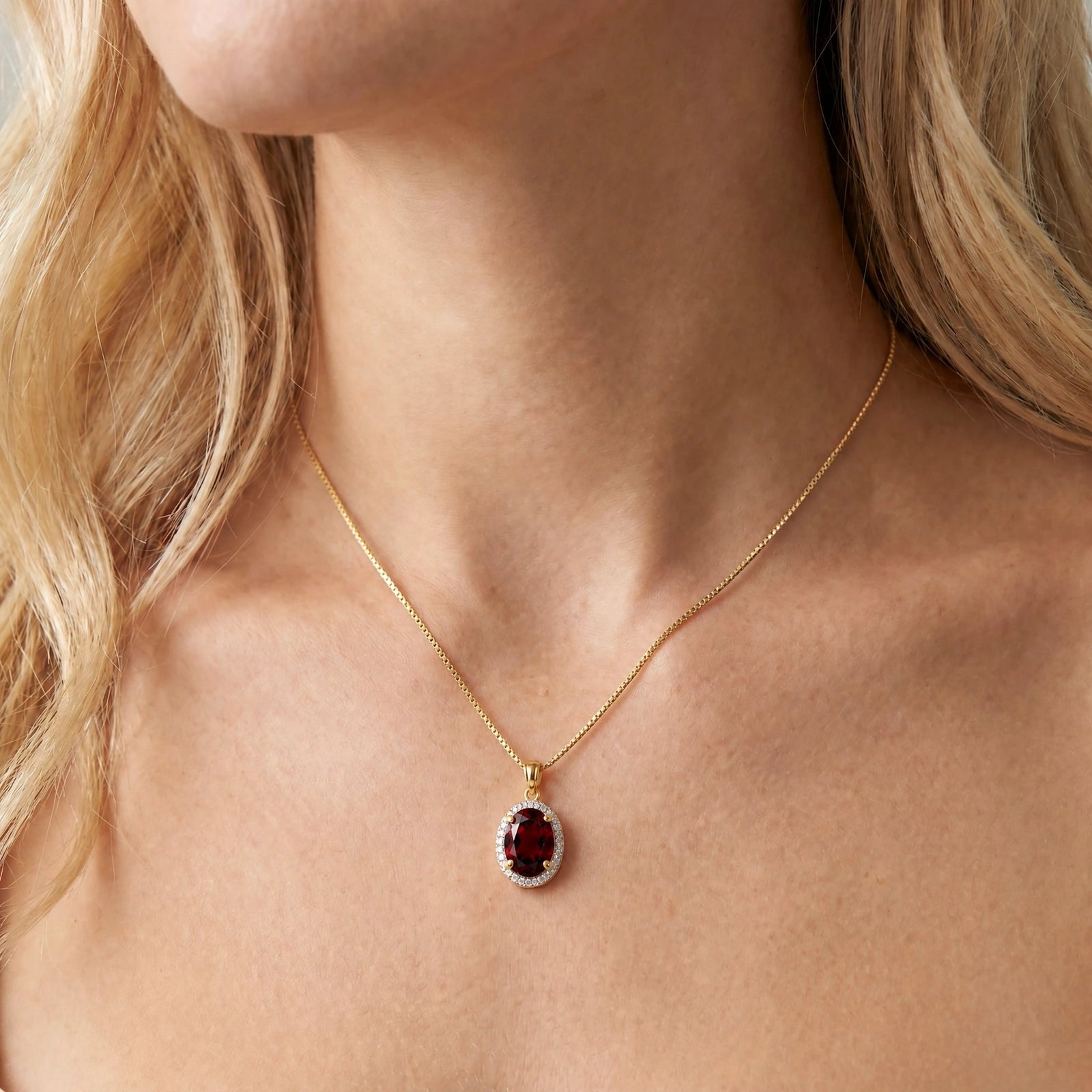 Yellow Gold Pendant Necklace Garnet 10K — Ersilia