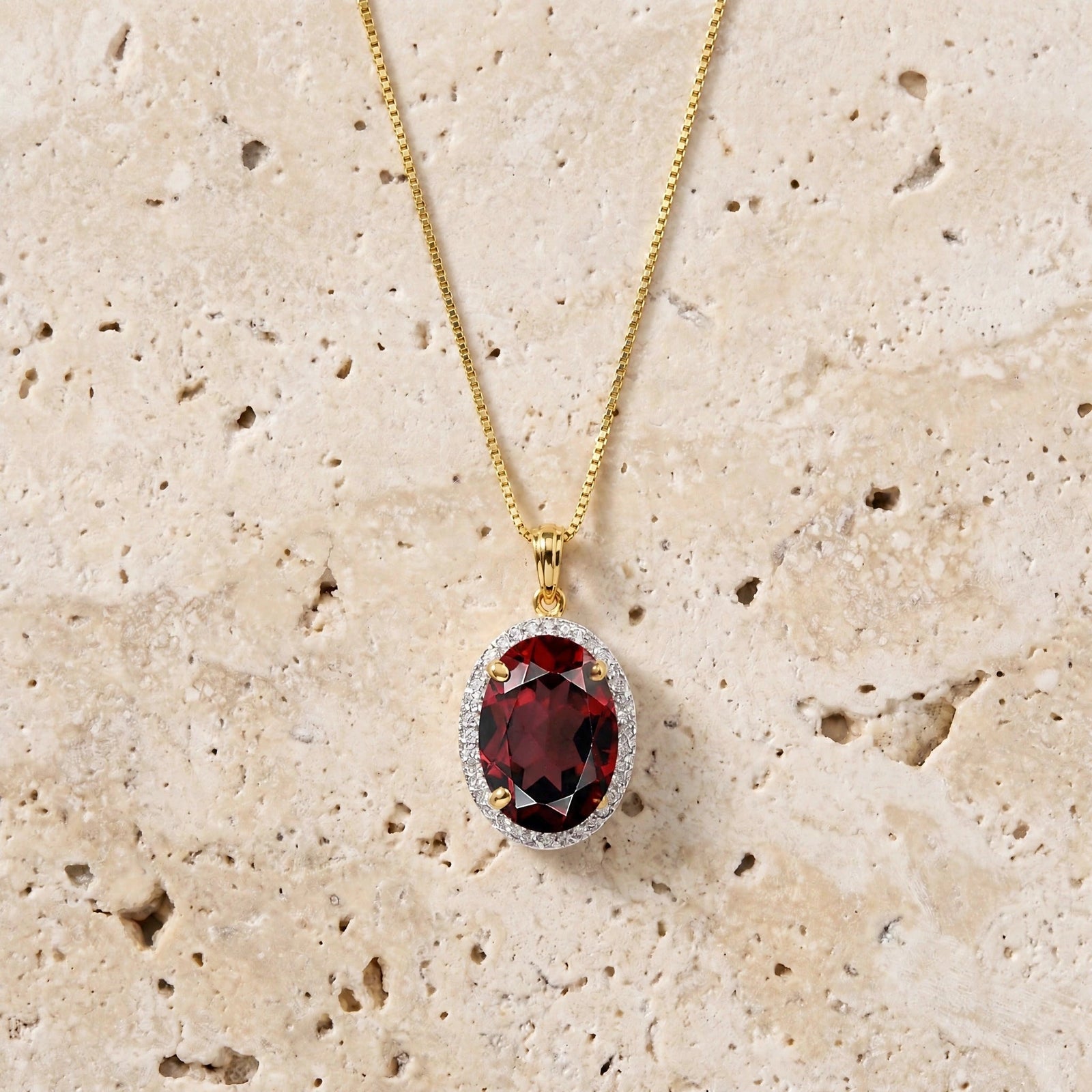 Yellow Gold Pendant Necklace Garnet 10K — Ersilia
