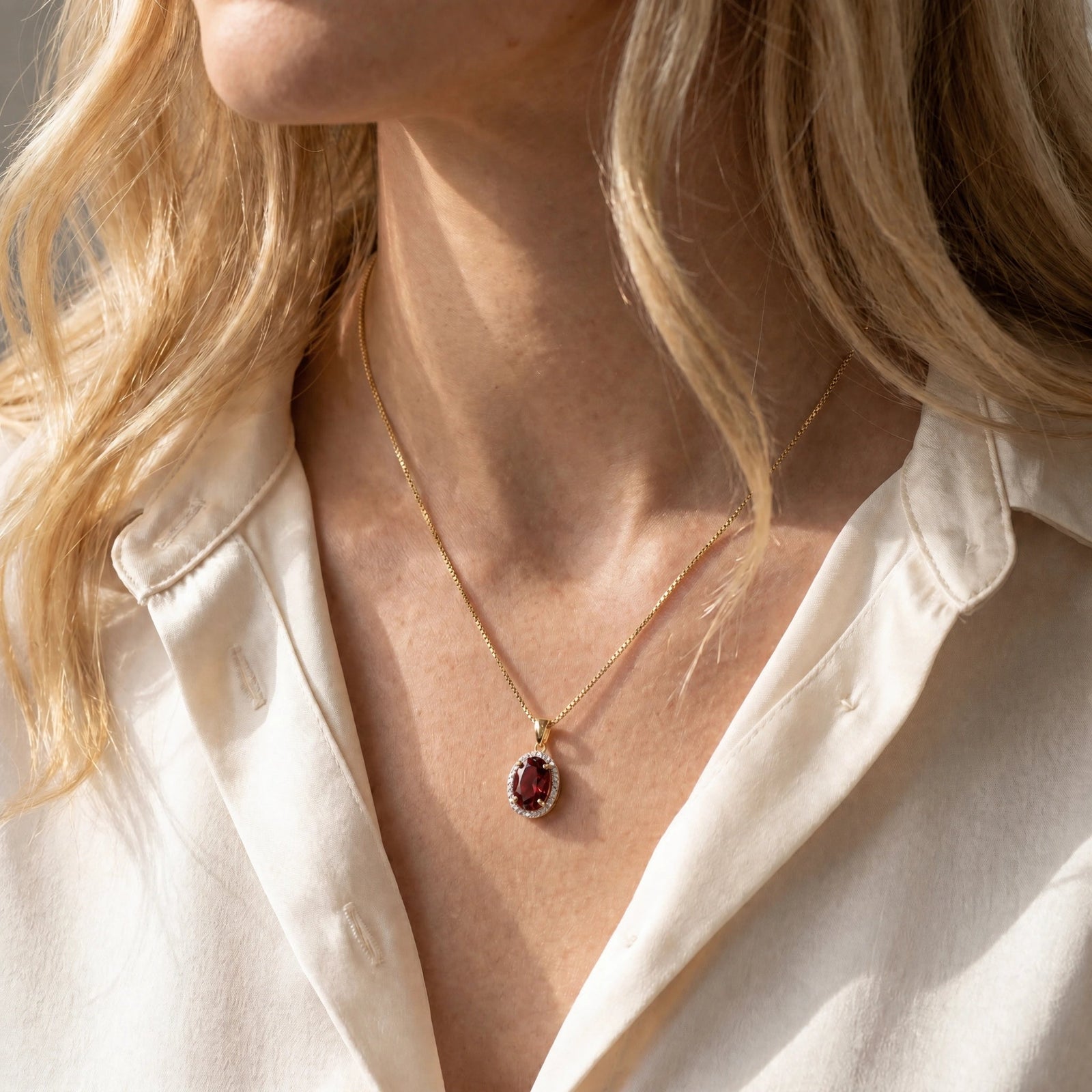 Yellow Gold Pendant Necklace Garnet 10K — Ersilia