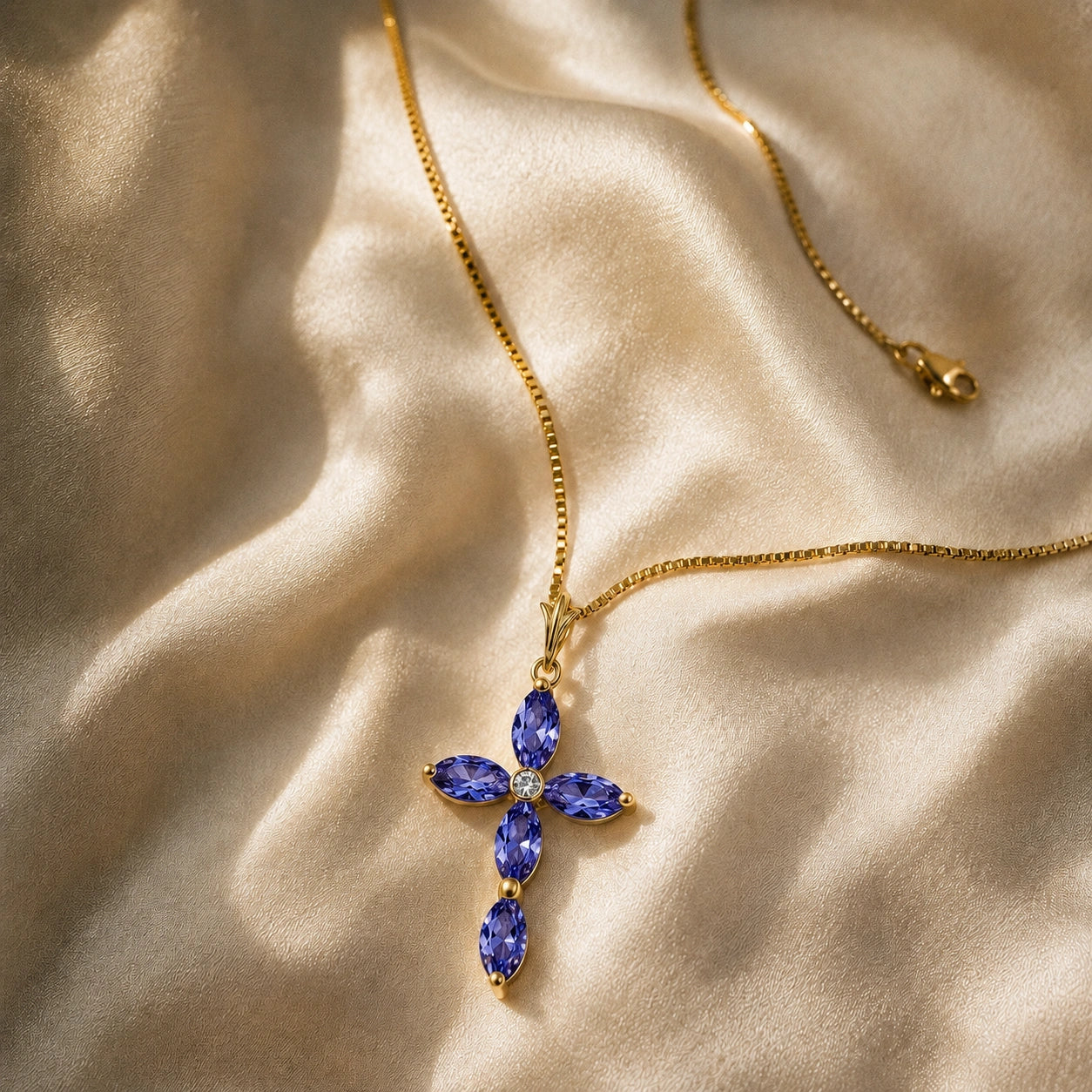 Yellow Gold Charm Necklace Tanzanite 10K — Delia