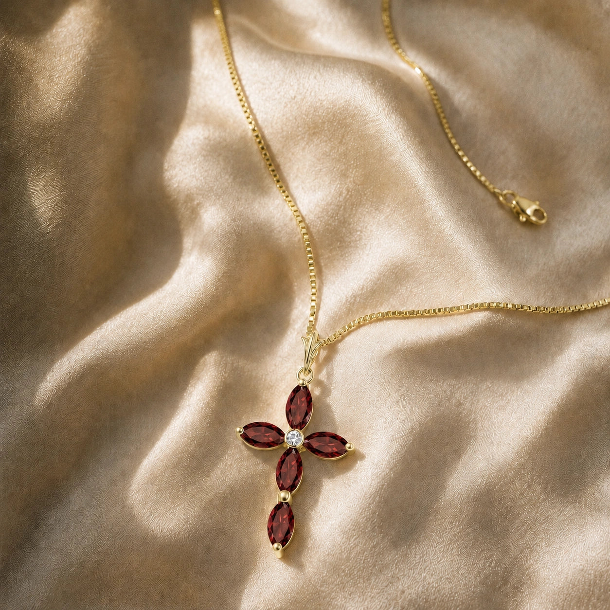 Yellow Gold Charm Necklace Garnet 10K — Delia