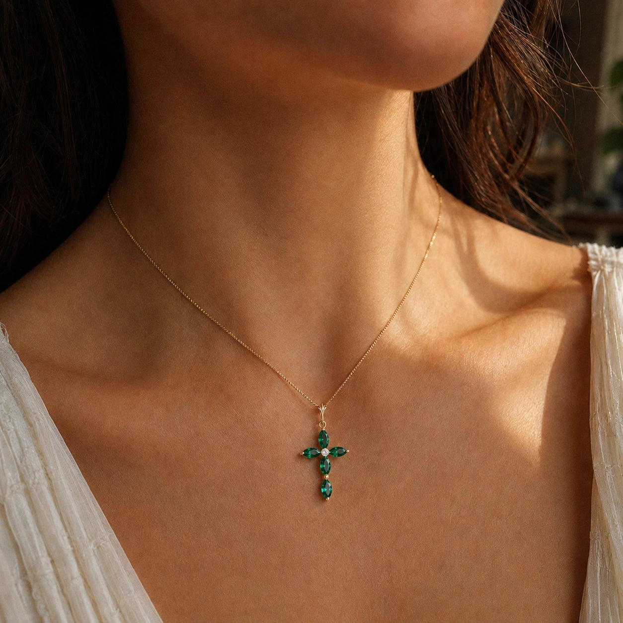 Yellow Gold Charm Necklace Emerald 10K — Delia