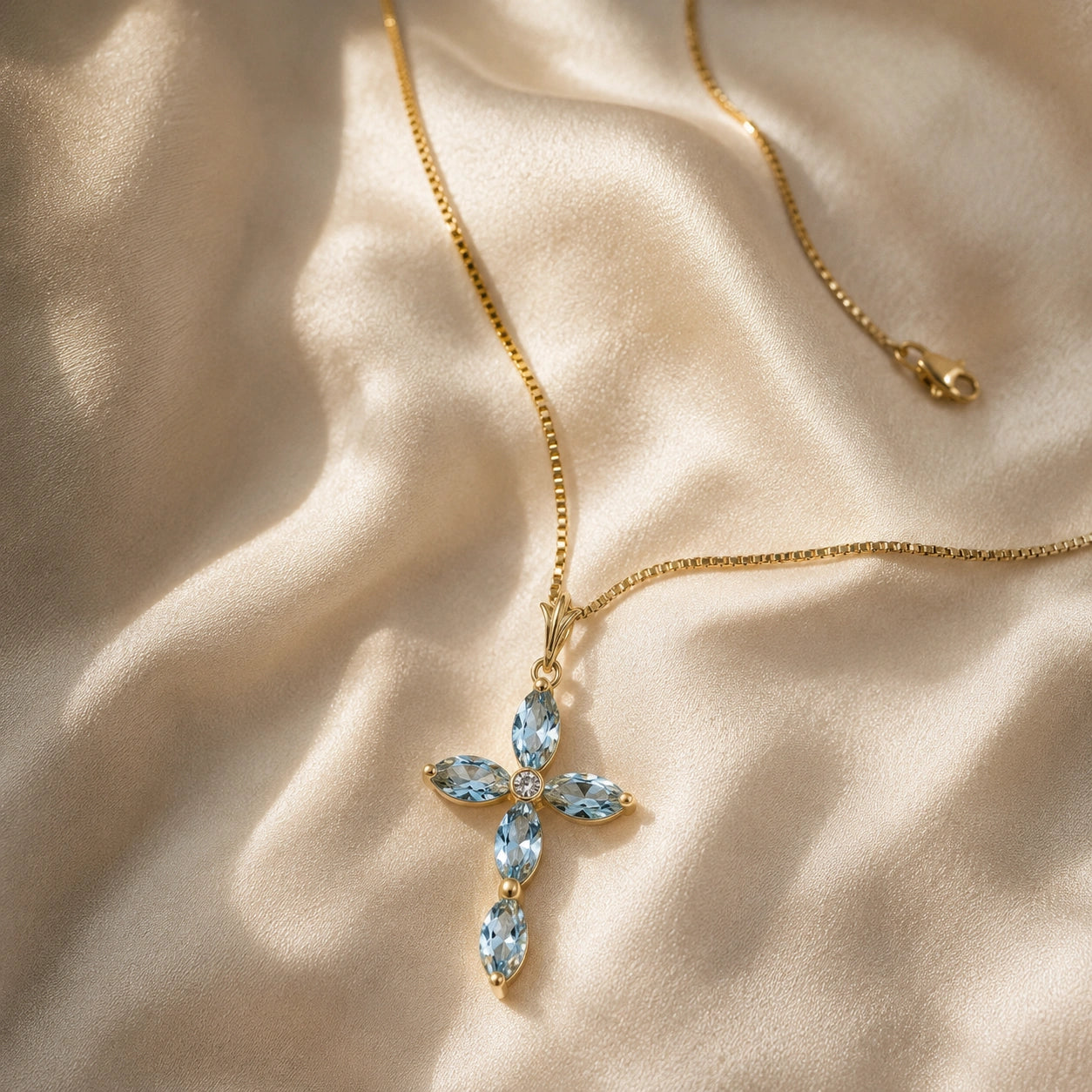 Yellow Gold Charm Necklace Aquamarine 10K — Delia