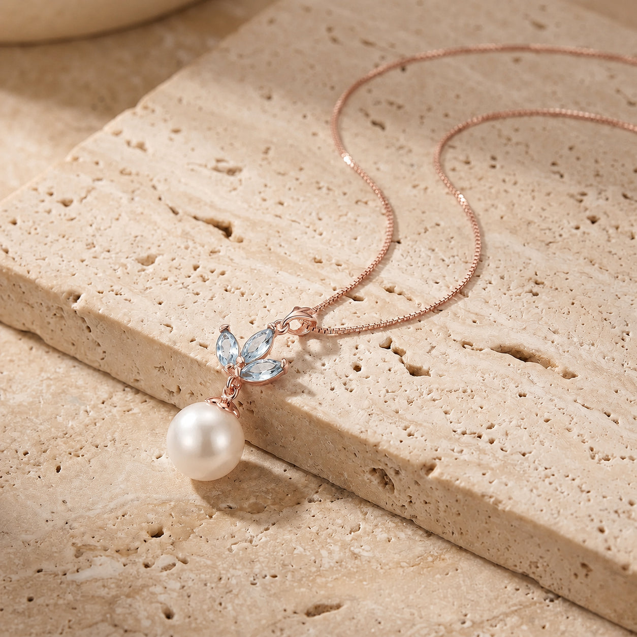 Rose Gold Necklace Peridot 10K — Colombina