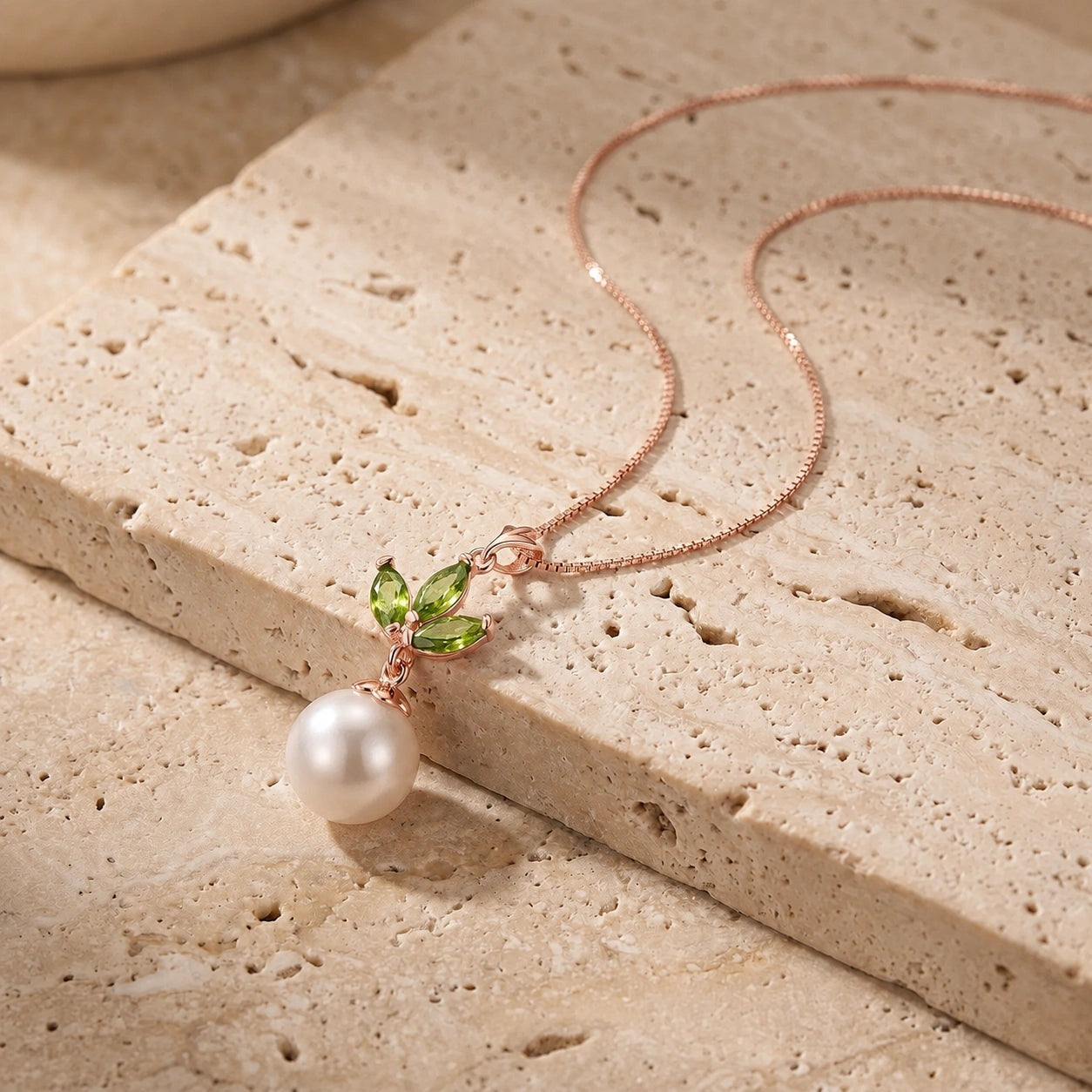 Rose Gold Necklace Peridot 10K — Colombina