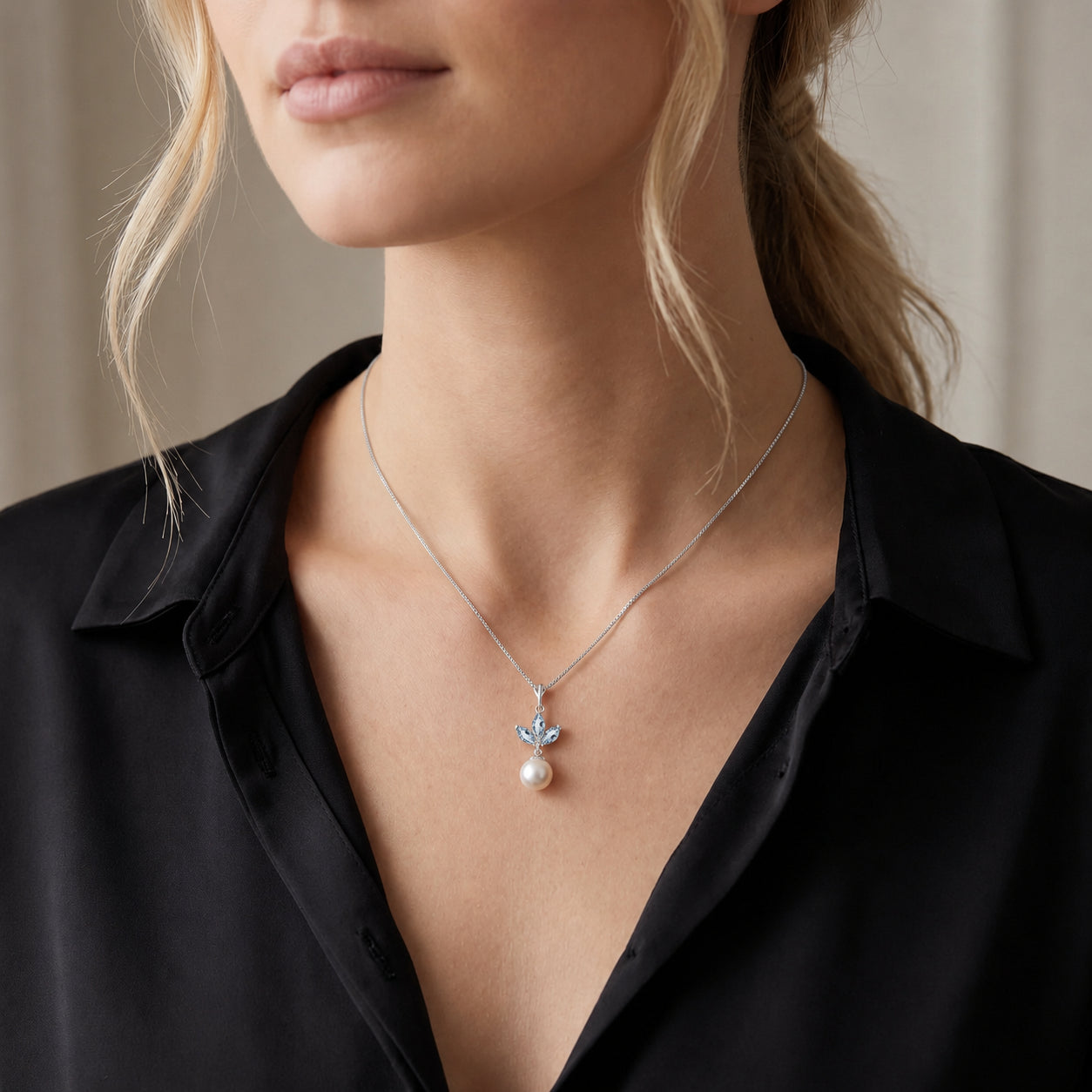 White Gold Necklace Peridot 10K — Colombina