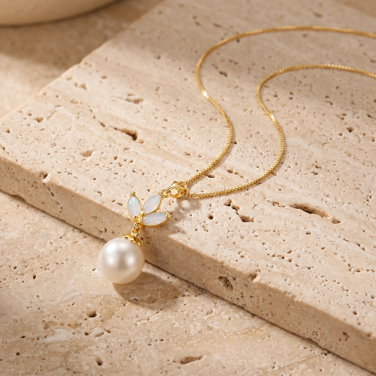 Yellow Gold Necklace Opal 10K — Colombina