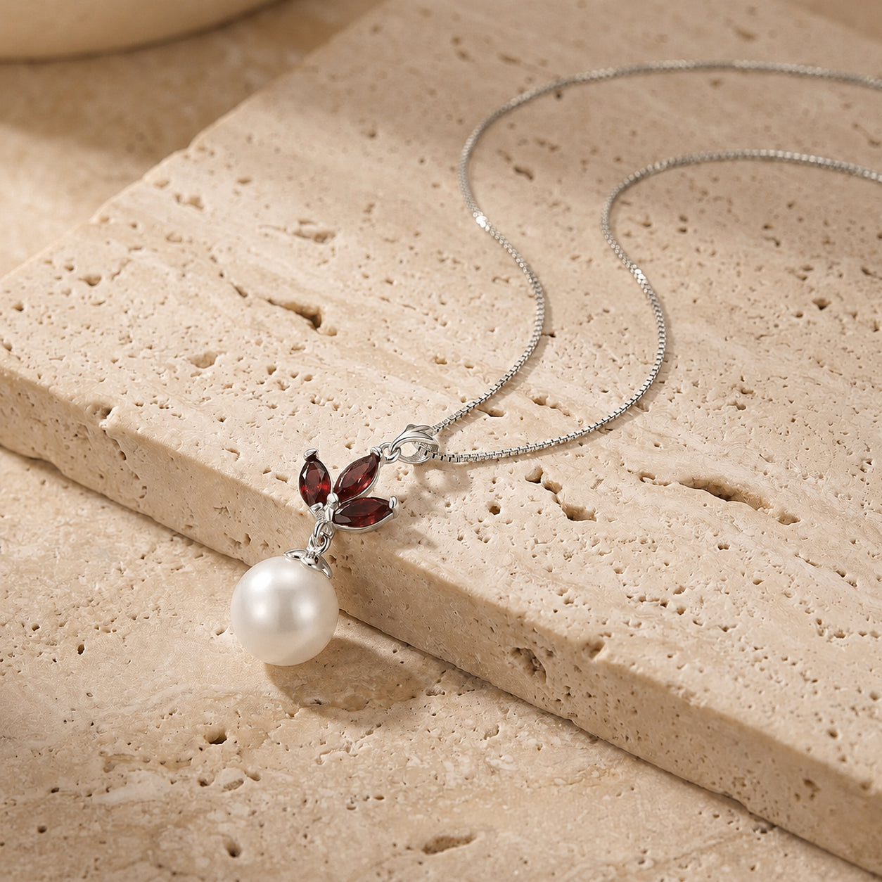 White Gold Necklace White Topaz 10K — Colombina