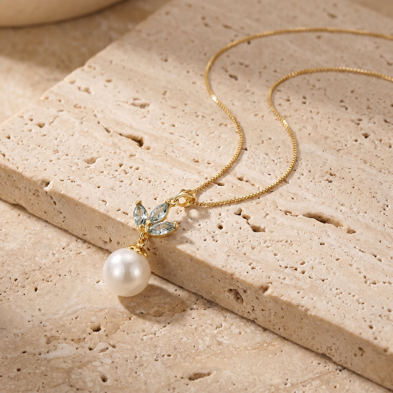 Yellow Gold Necklace Garnet 10K — Colombina
