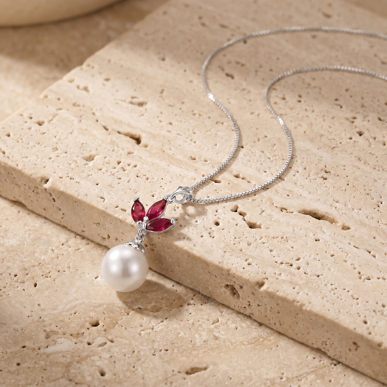 White Gold Necklace Blue Topaz 10K — Colombina