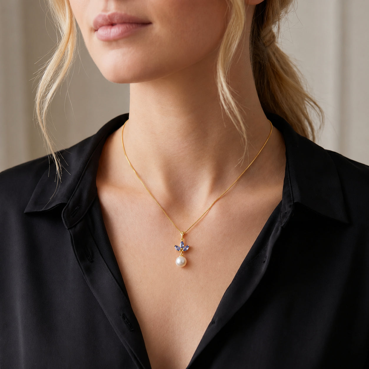 Yellow Gold Necklace Emerald 10K — Colombina