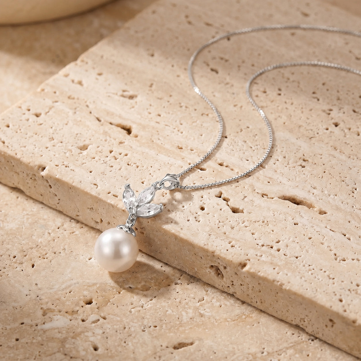 White Gold Necklace Green Amethyst 10K — Colombina