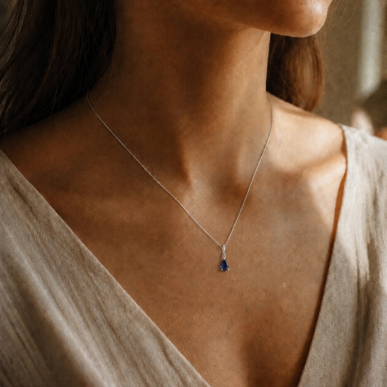 White Gold Rose Necklace Sapphire 10K — Silvana