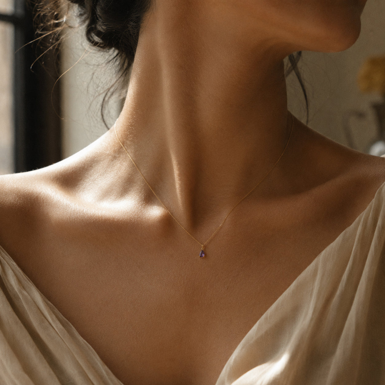 Yellow Gold Rose Necklace Sapphire 10K — Silvana