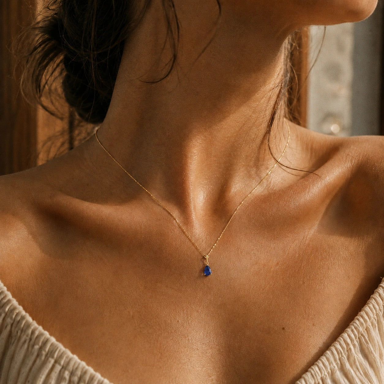 Yellow Gold Rose Necklace Sapphire 10K — Silvana