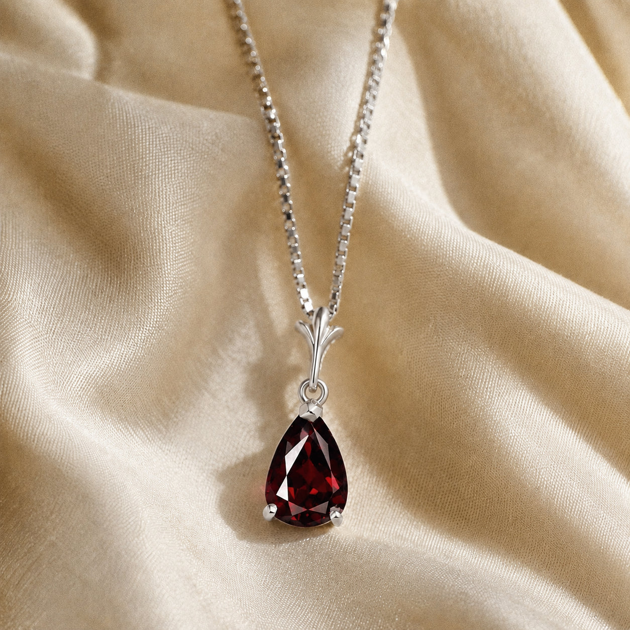 White Gold Rose Necklace Garnet 10K — Silvana