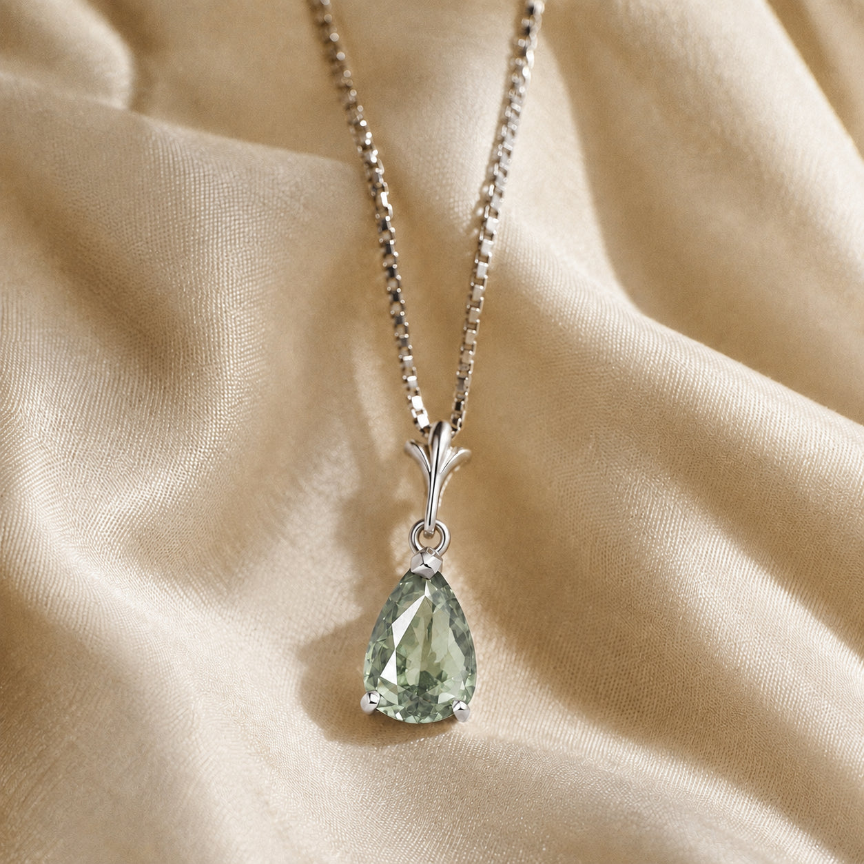 White Gold Rose Necklace Amethyst 10K — Silvana