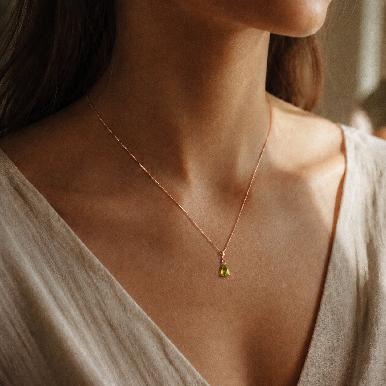 Rose Gold Rose Necklace Peridot 10K — Silvana