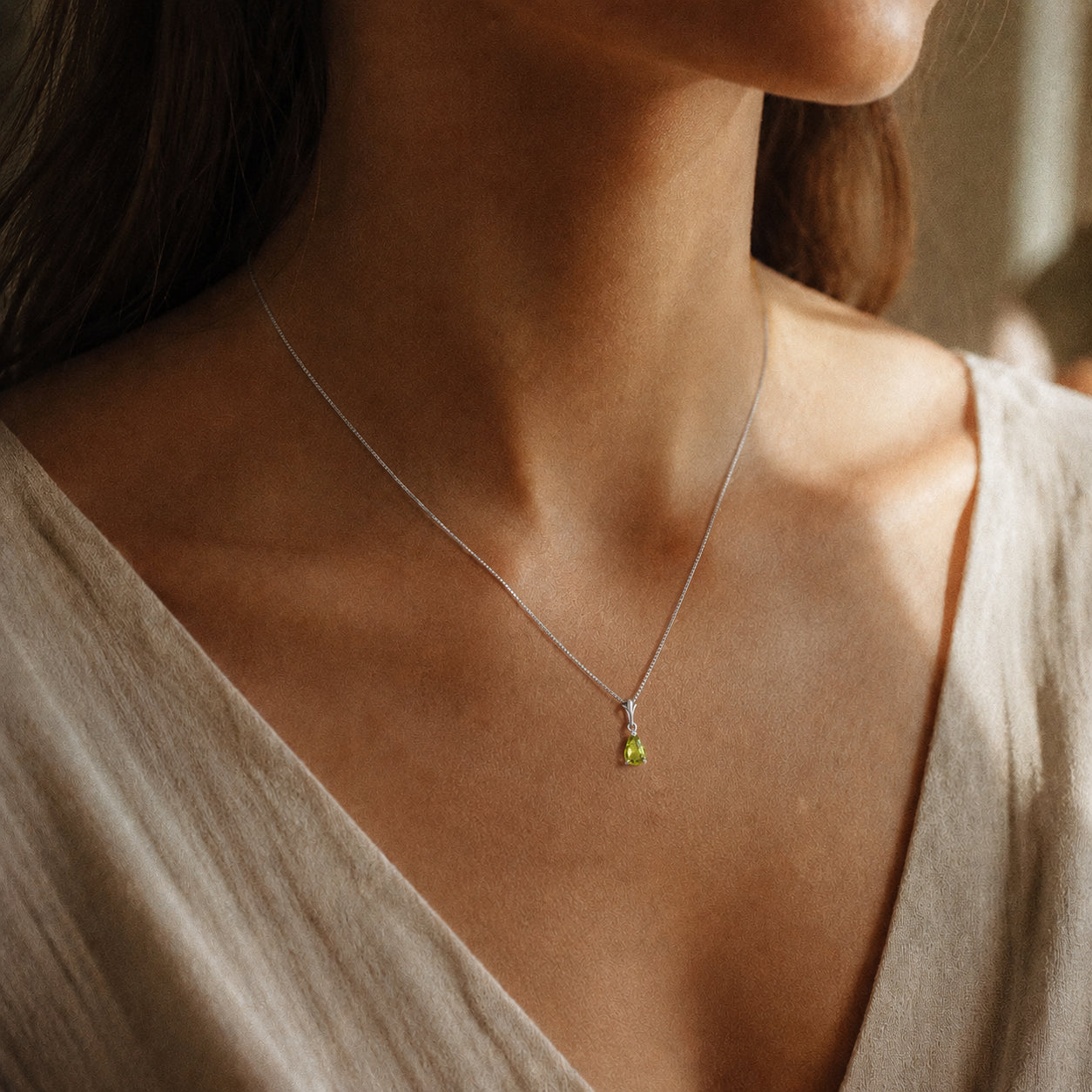 White Gold Rose Necklace Peridot 10K — Silvana