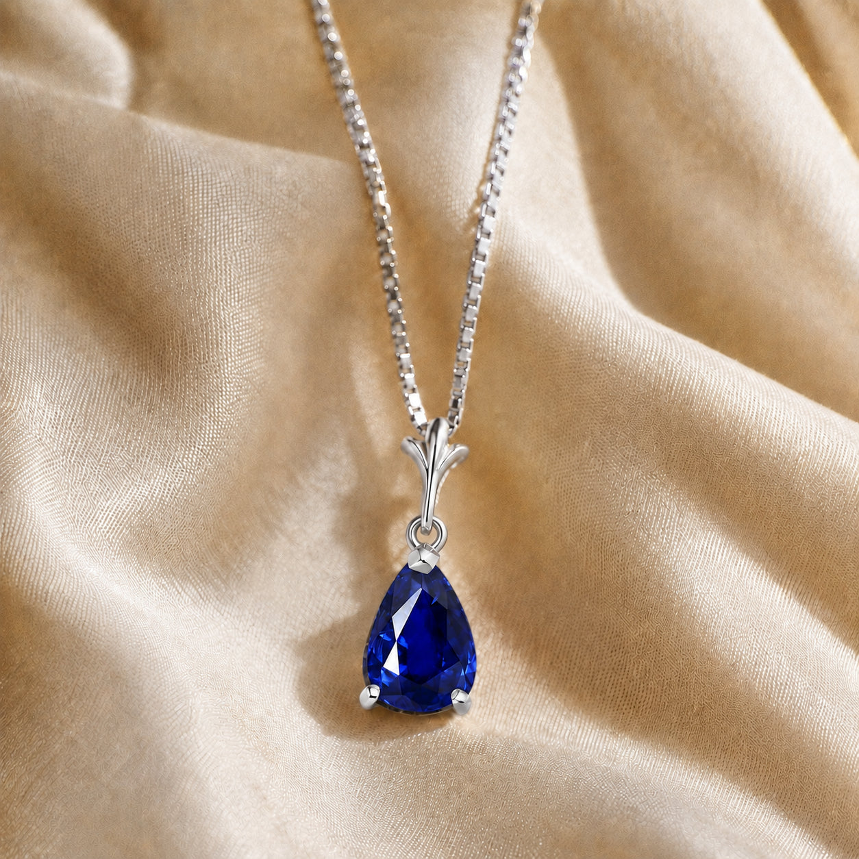 White Gold Rose Necklace Green Amethyst 10K — Silvana