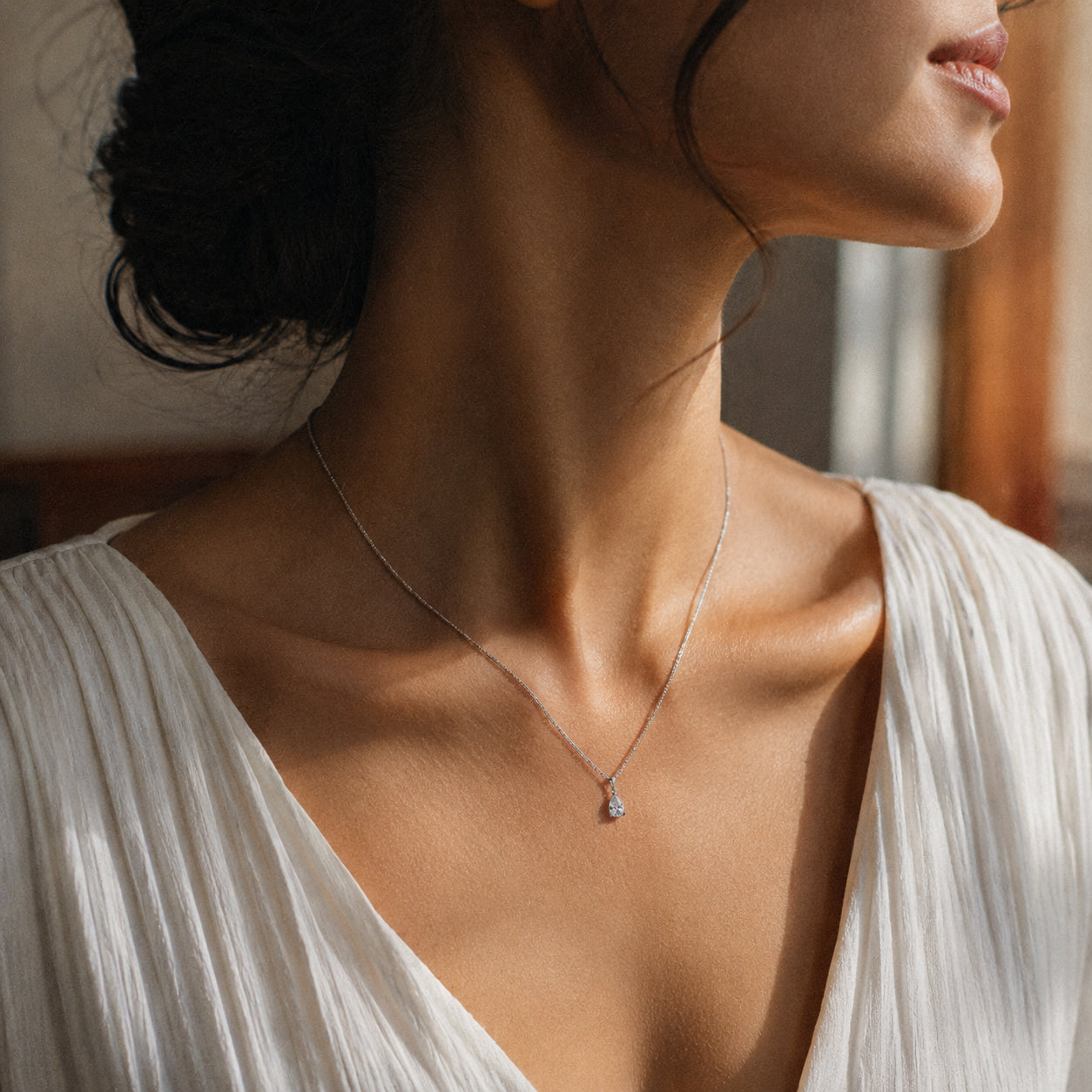 White Gold Rose Necklace Emerald 10K — Silvana