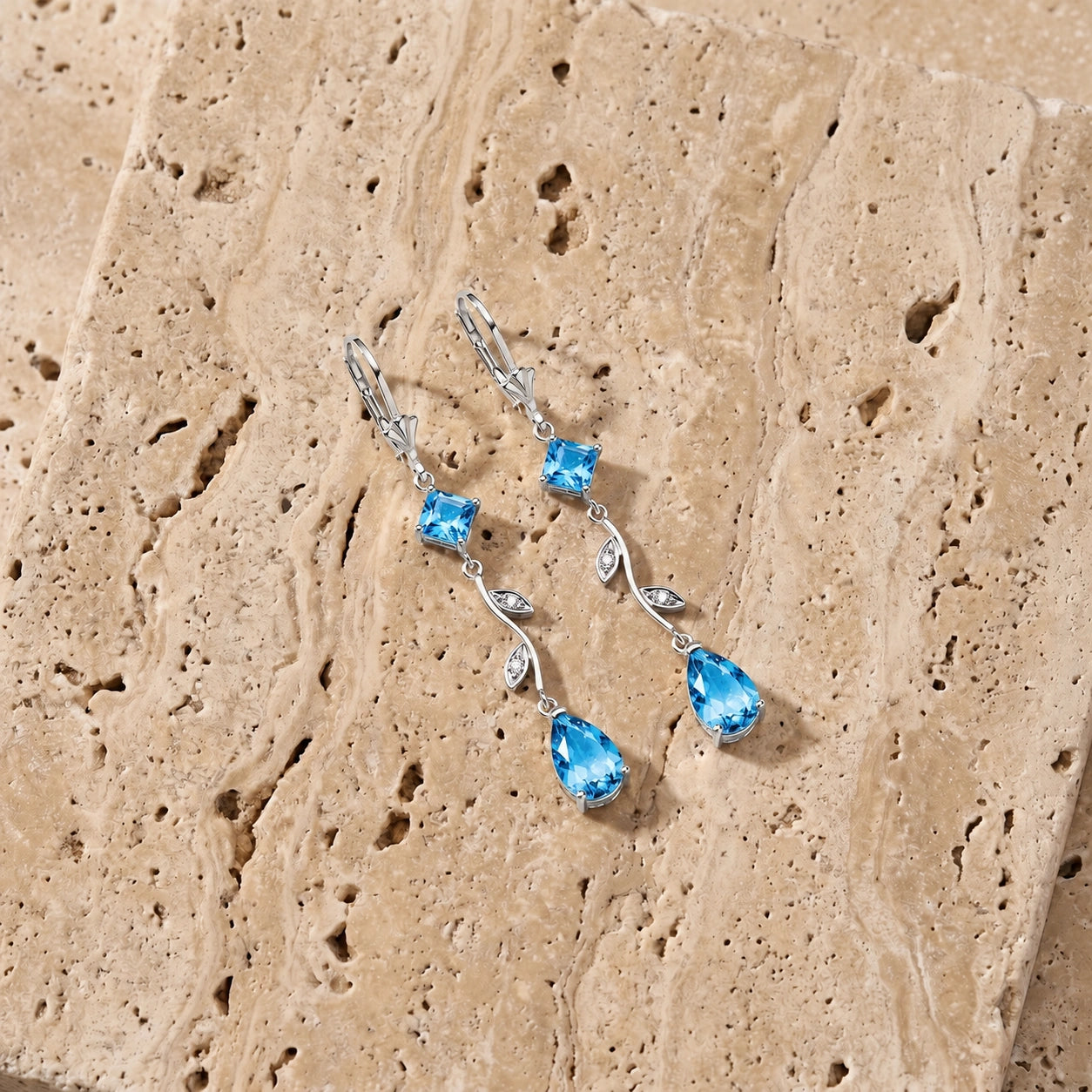 White Gold Blue Topaz & Diamond — Elettra