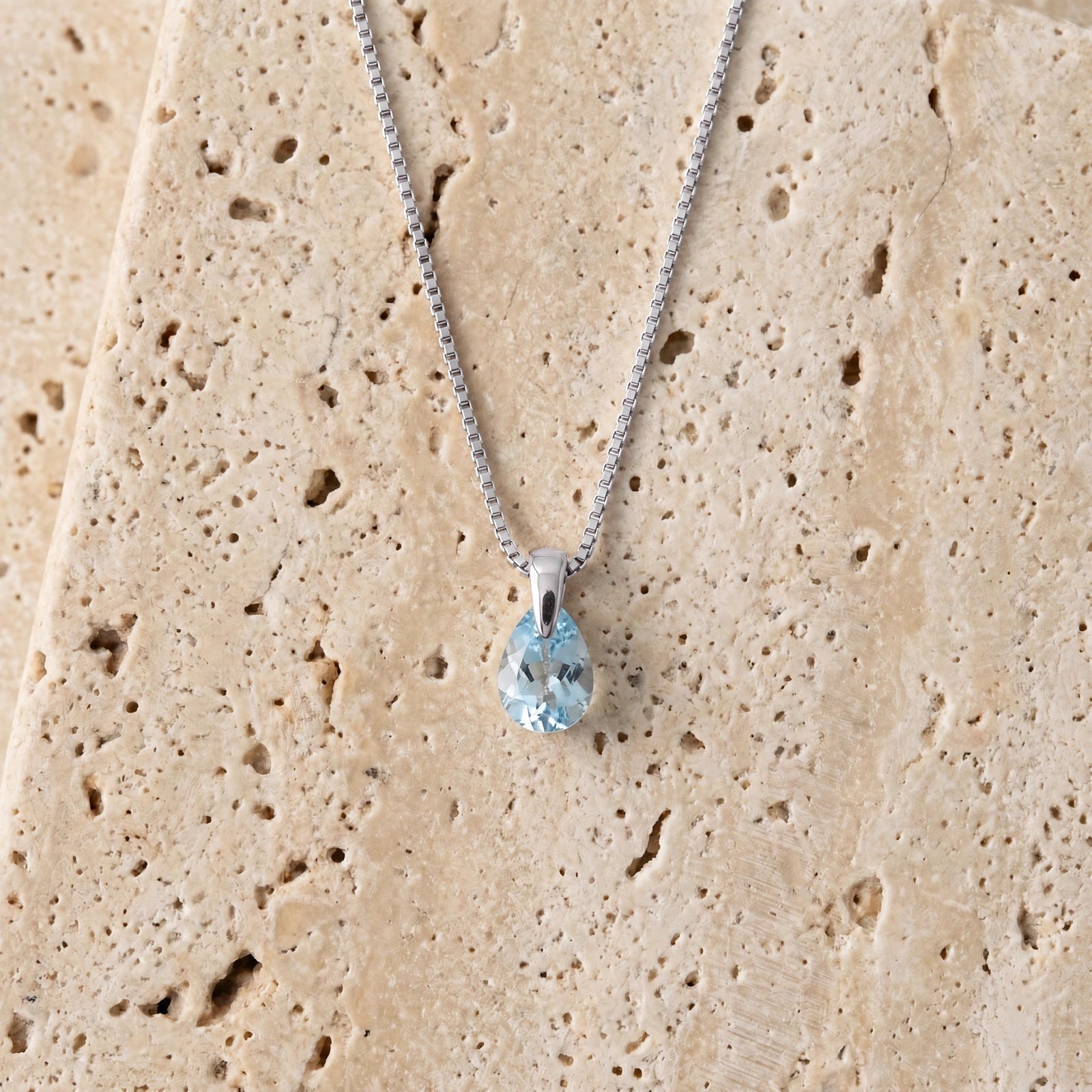 White Gold Blue Topaz — Elettrina