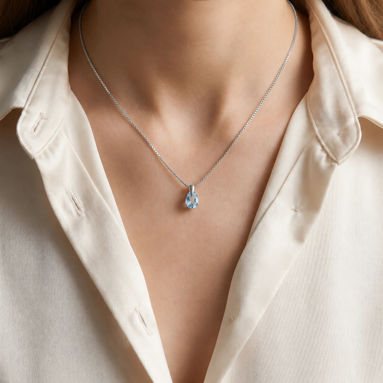 White Gold Blue Topaz — Elettrina